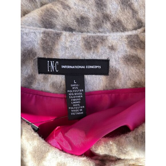 Leopard Print Wool-Blend Cape With Hot Pink Lining & Gold-Tone Clasp Closure - Picture 13 of 14